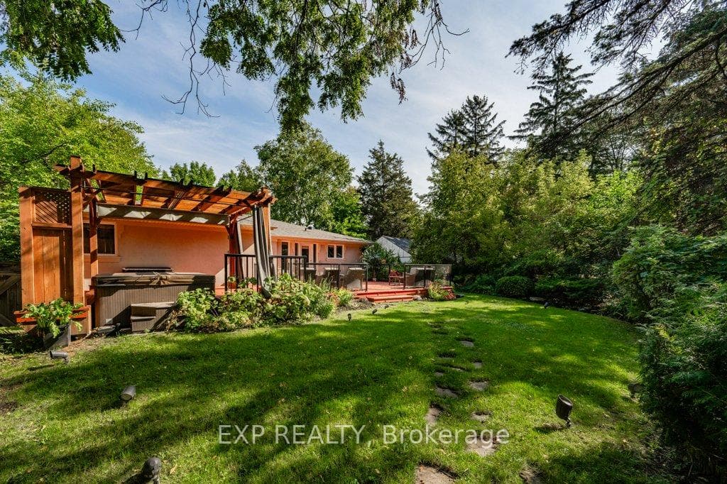1498 Indian Road photo 31