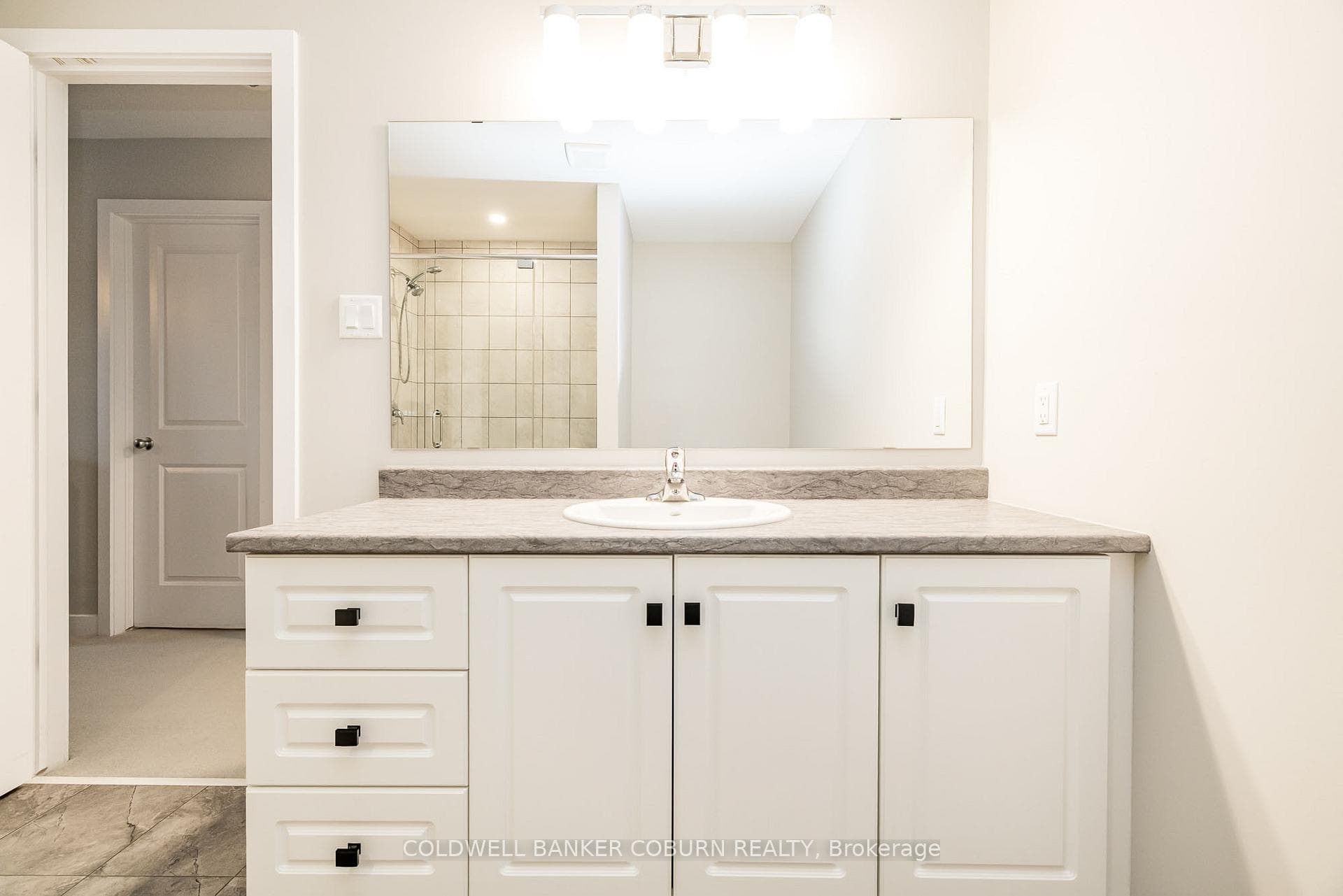 161 Jardiniere Street photo 27