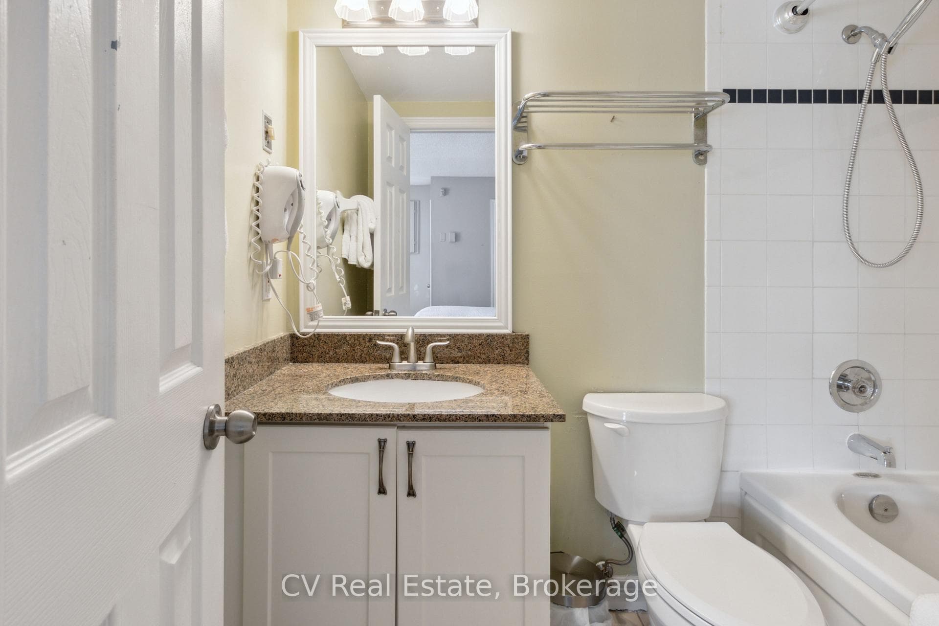 796468 Grey 19 Road Unit 307 photo 15