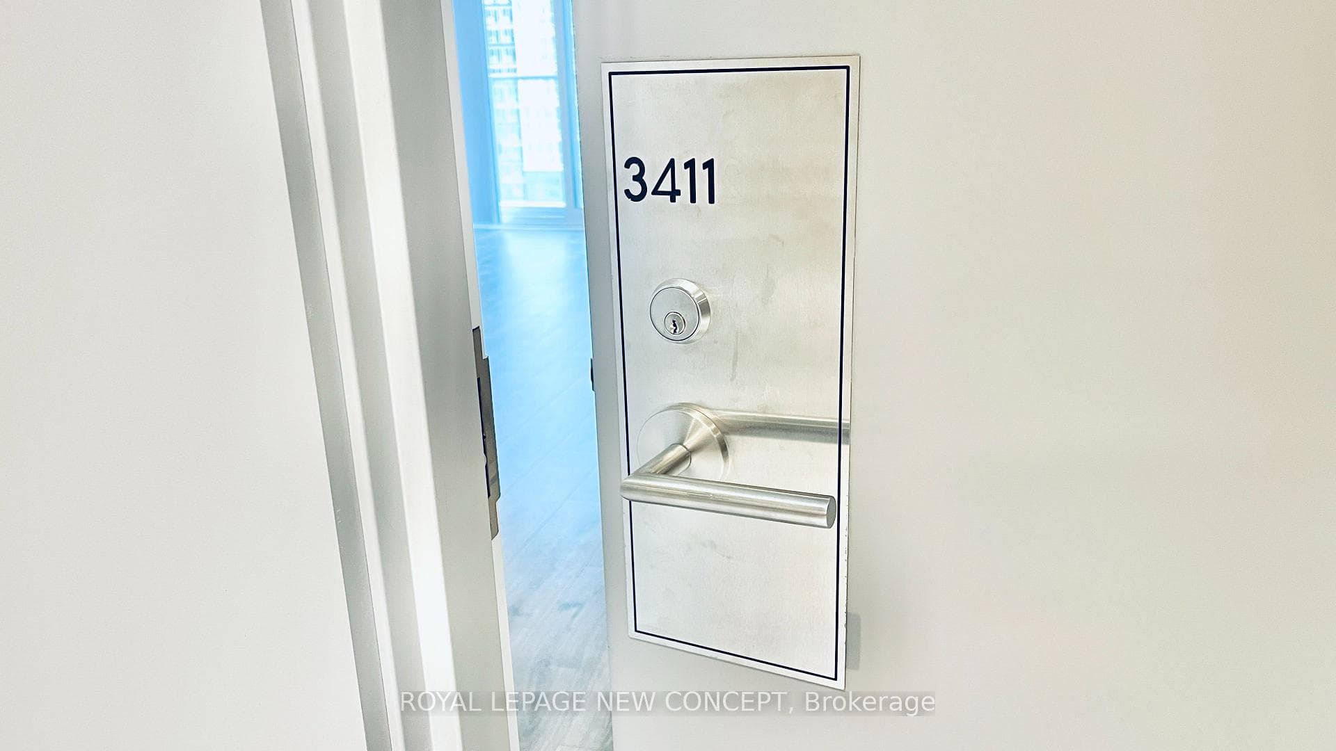 8 Widmer Street Unit 3411 photo 3