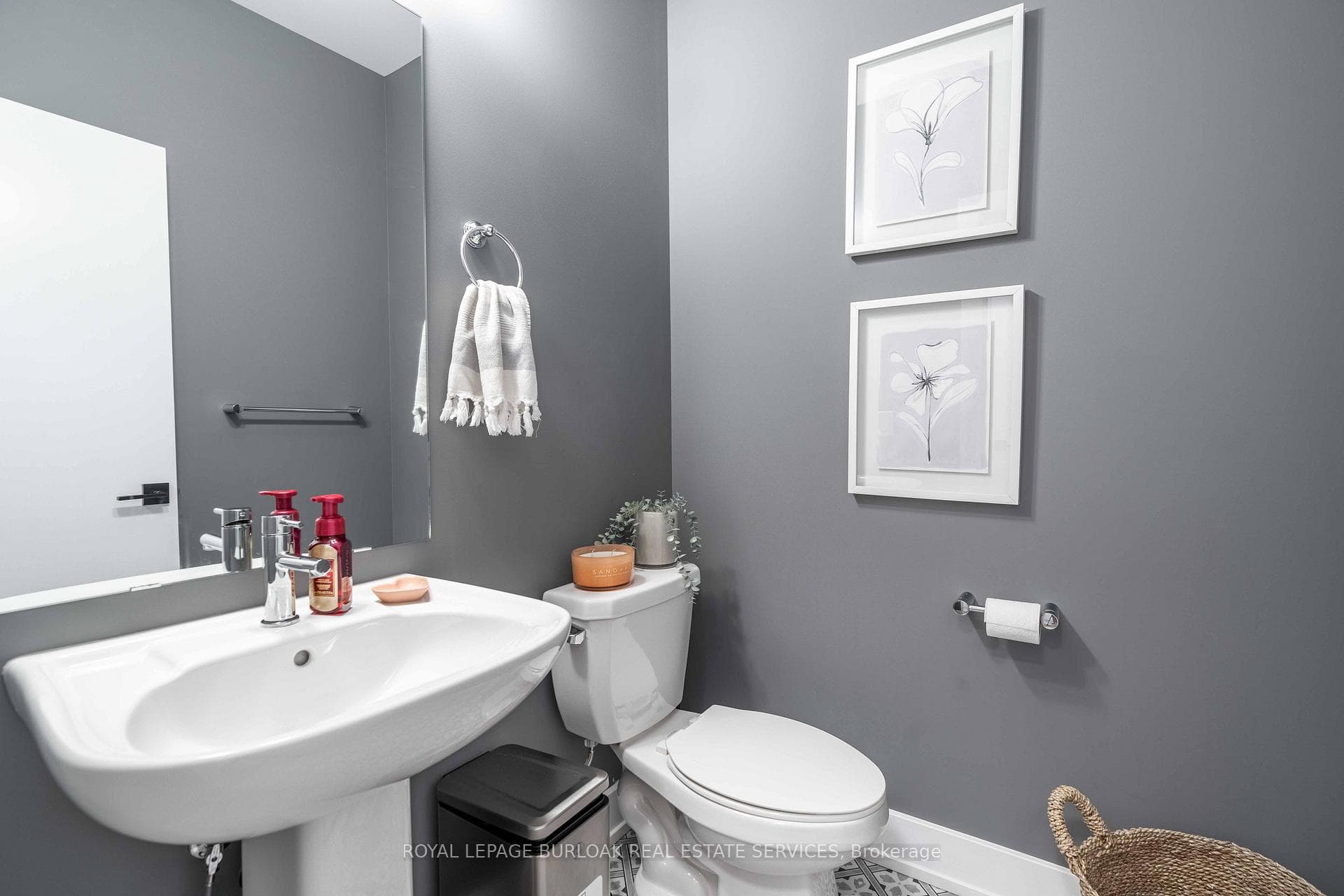 2273 Turnberry Road Unit 24 photo 17