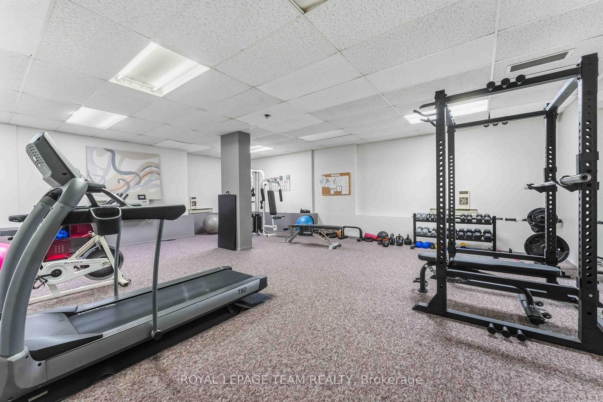 110 Forward Avenue Unit 203 photo 31