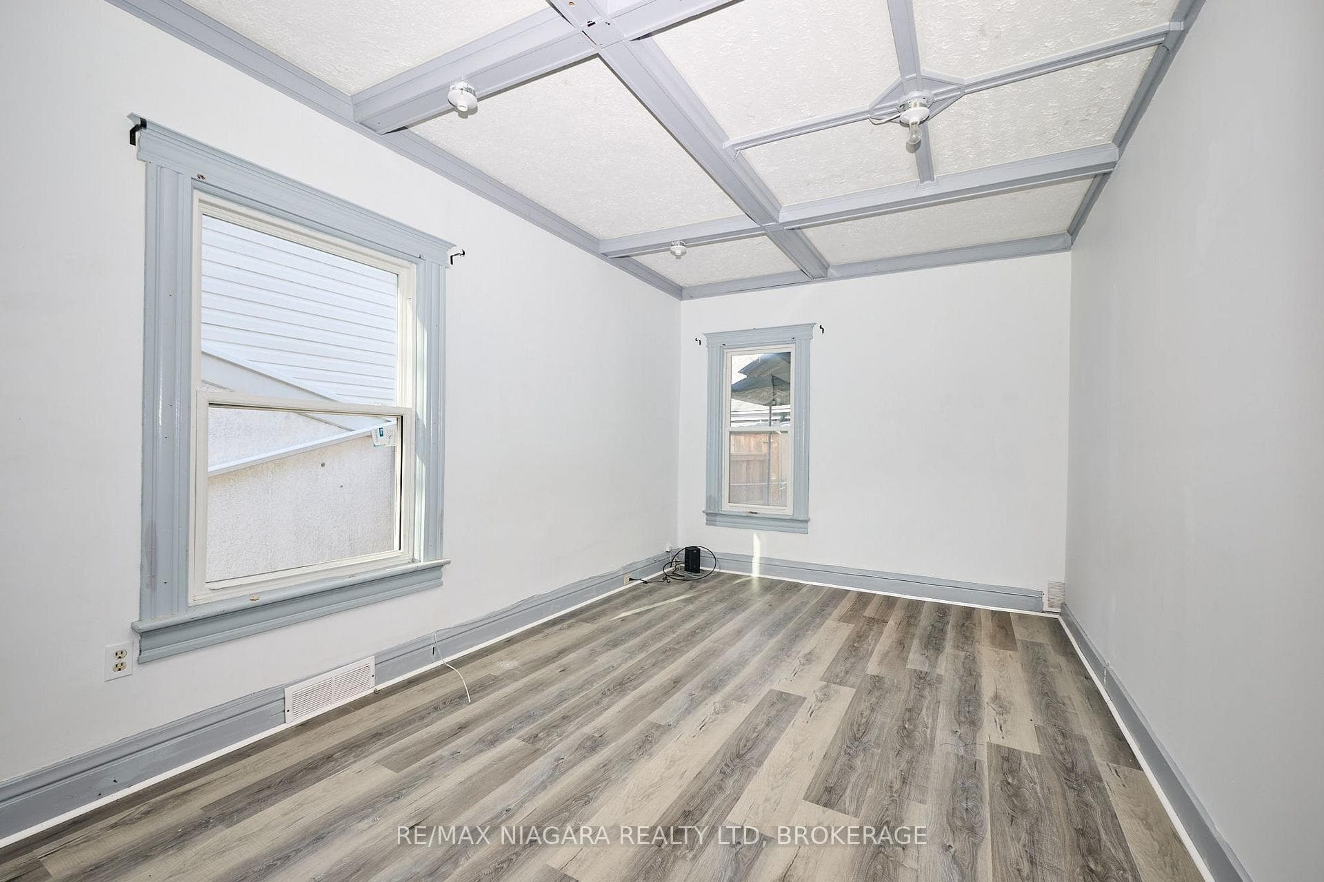 105A Welland Avenue photo 18