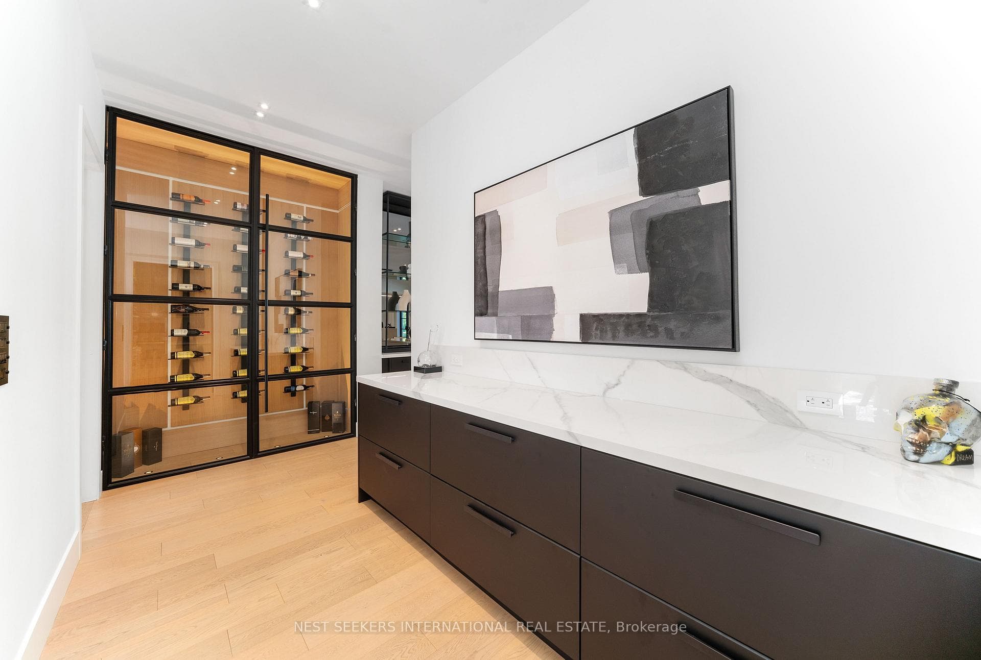 6 Forestave Crescent photo 13