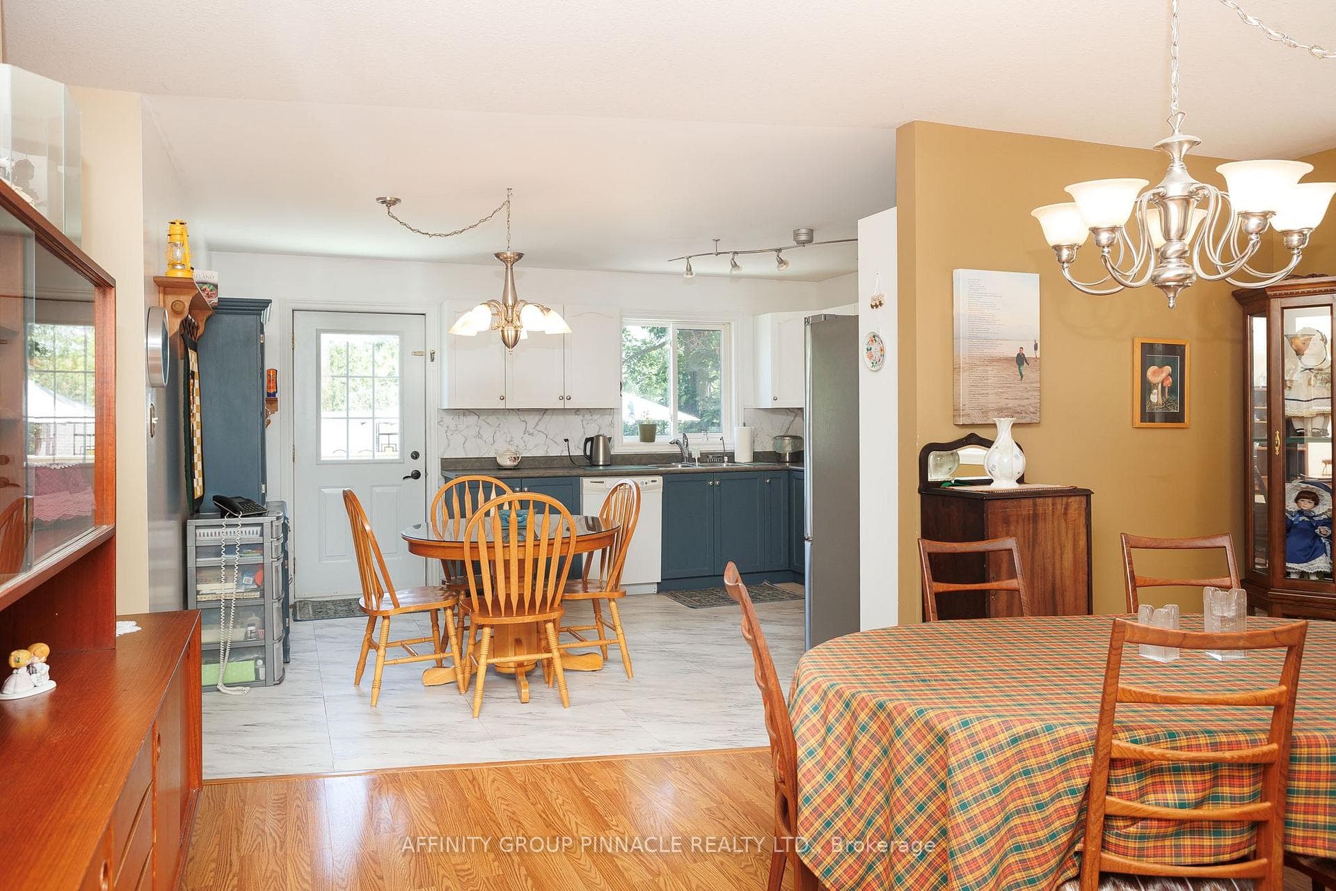 476 Bay Street photo 7