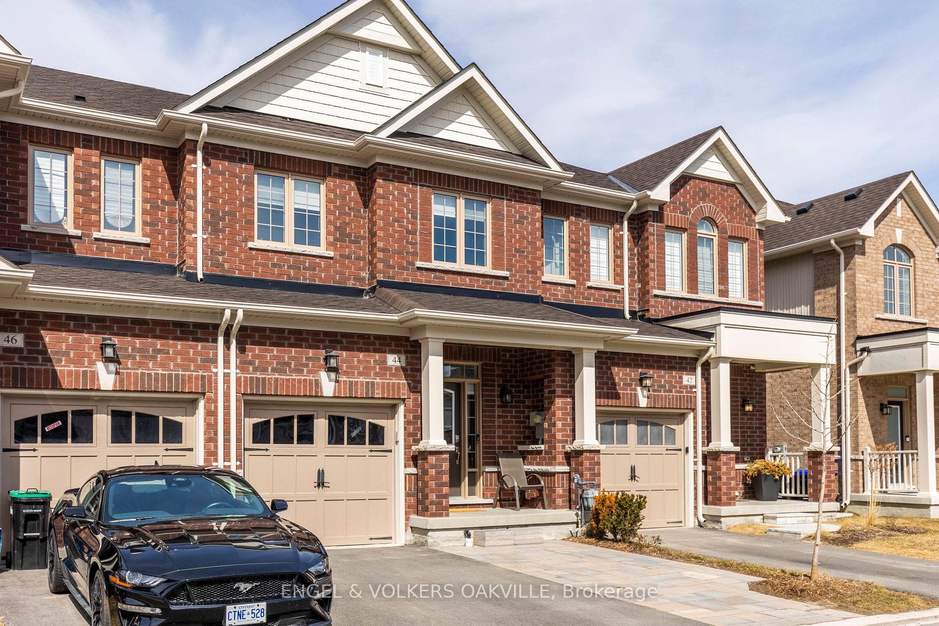 44 Clifford Crescent photo 2