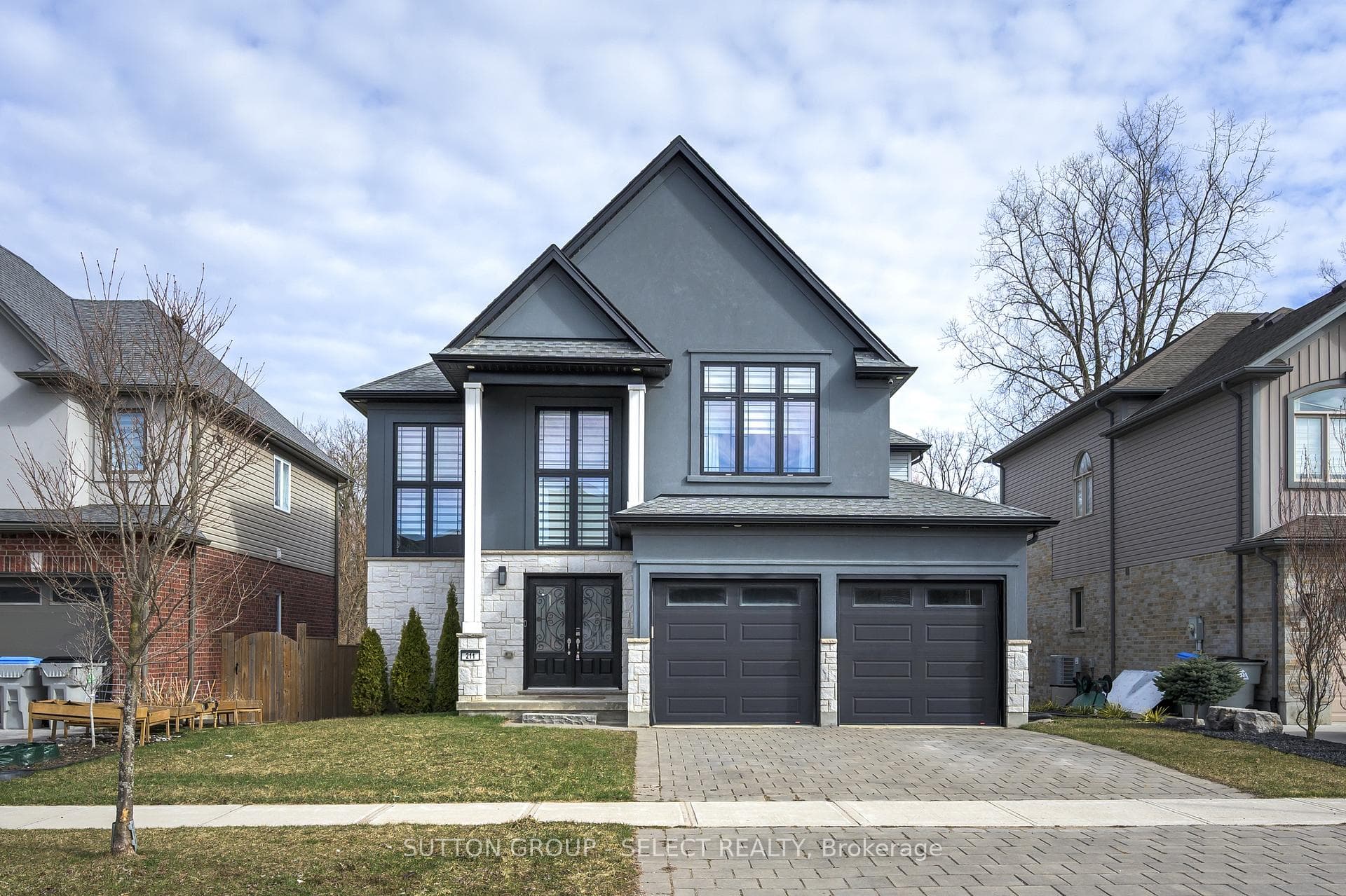 211 Union Avenue photo 1