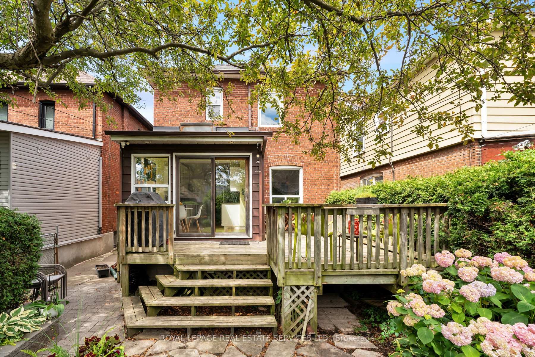 557 Beresford Avenue photo 38
