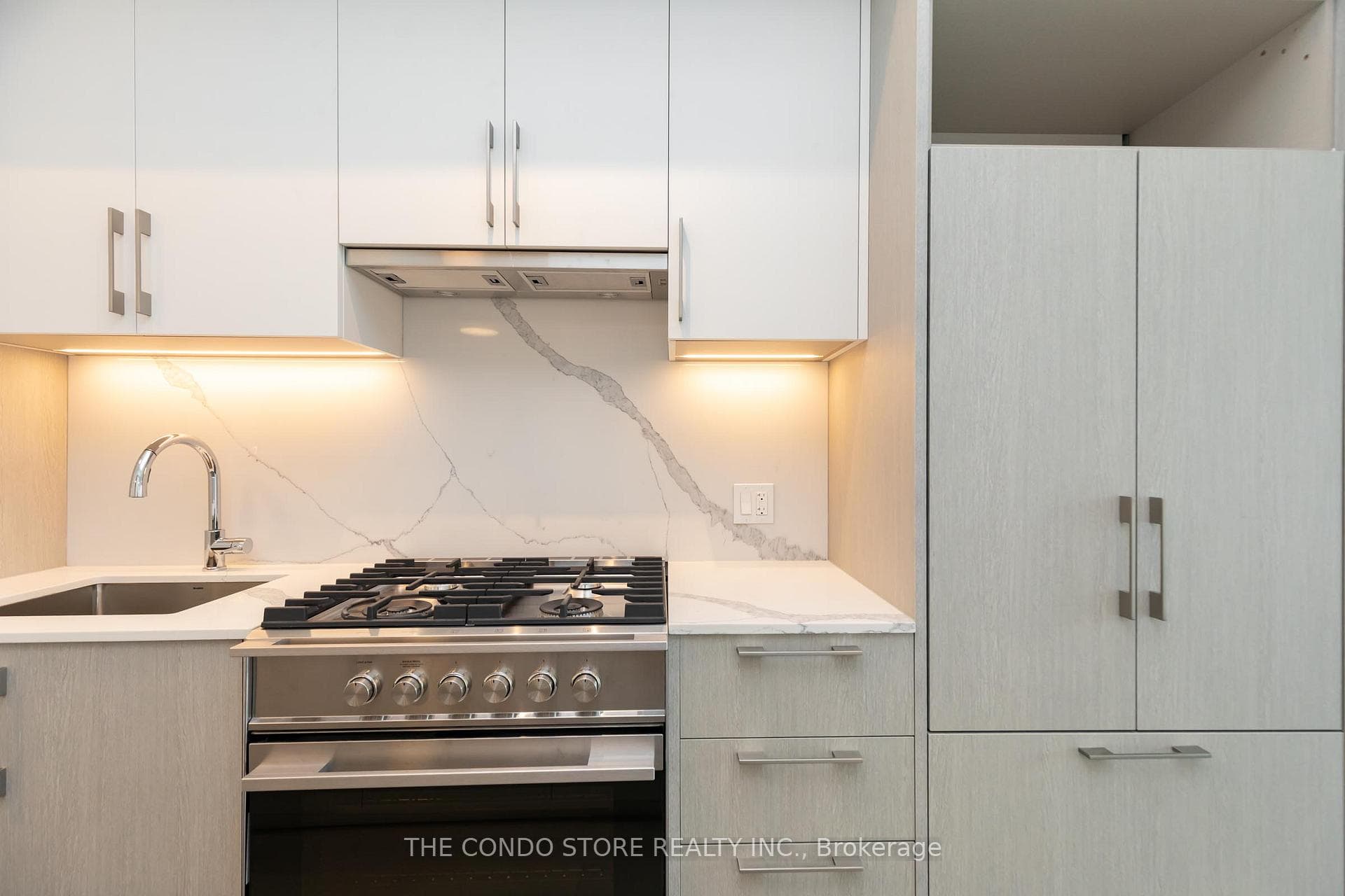 8 Manor Road Unit 304 photo 12