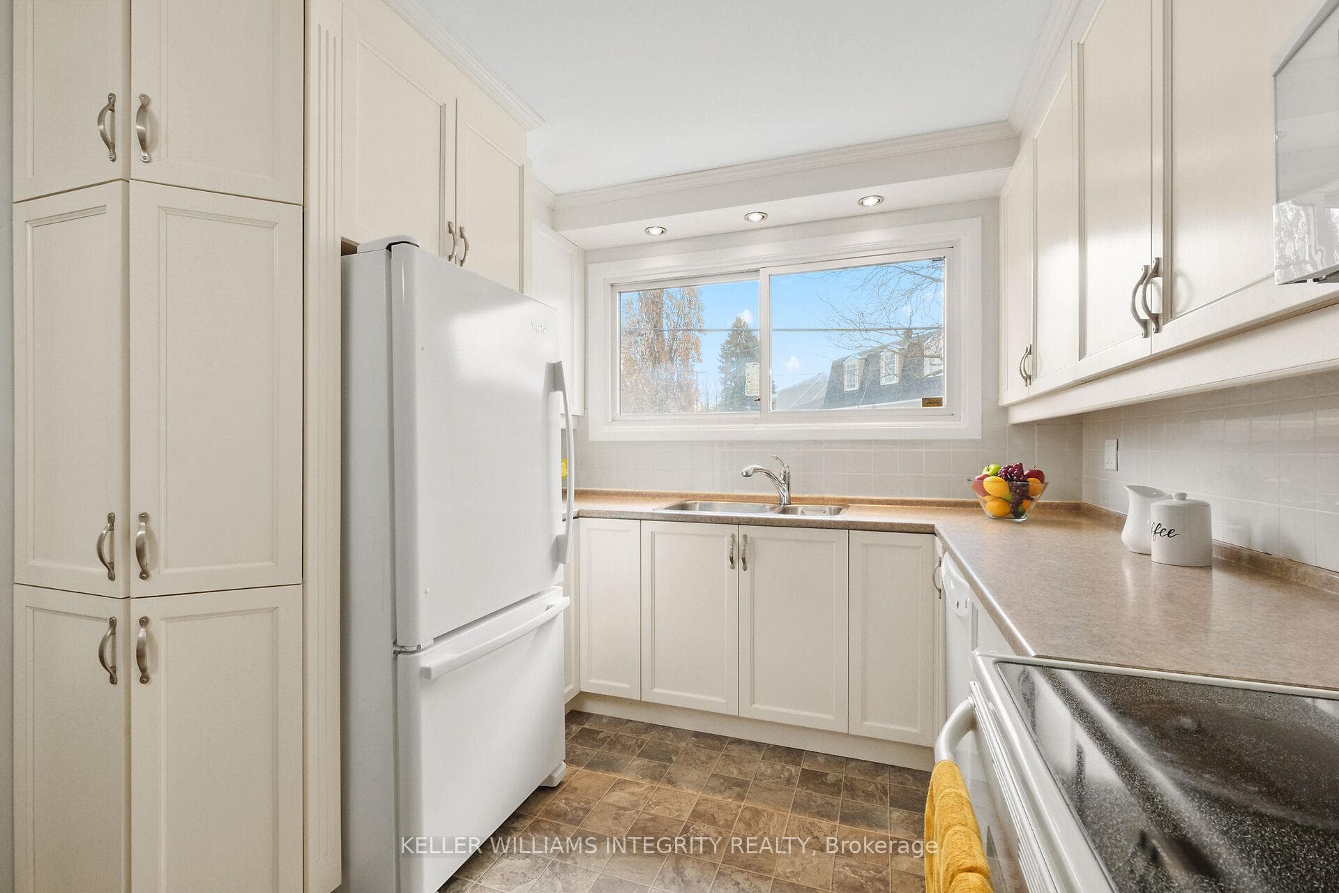 1310 Fernwood Drive photo 14