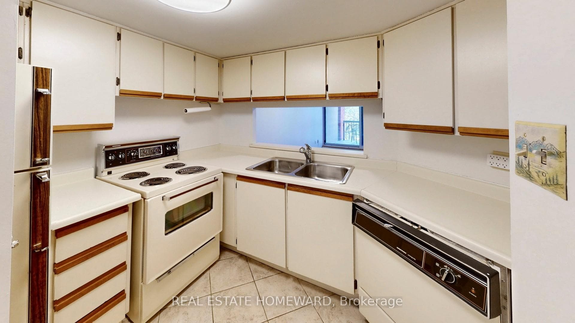 Retro kitchen, in mint condition.