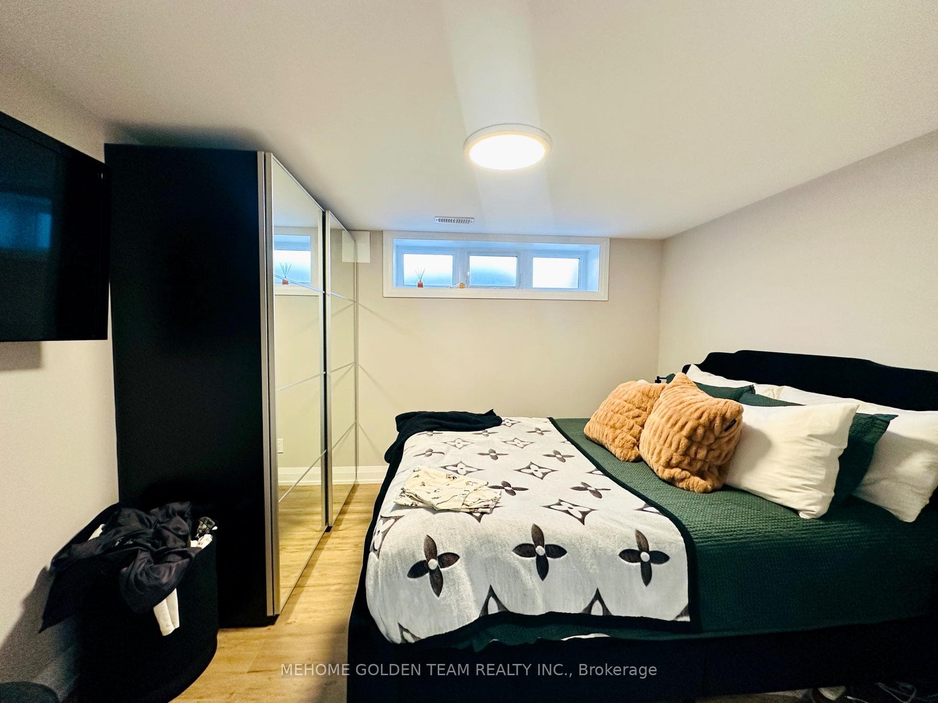 2 Abbotsfield Gate photo 31
