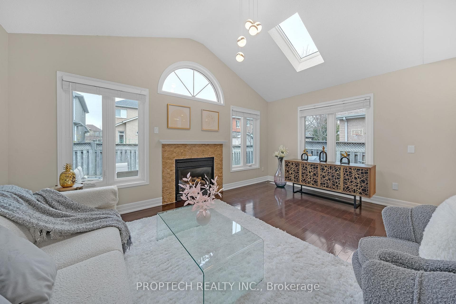 411 Heddle Crescent photo 13