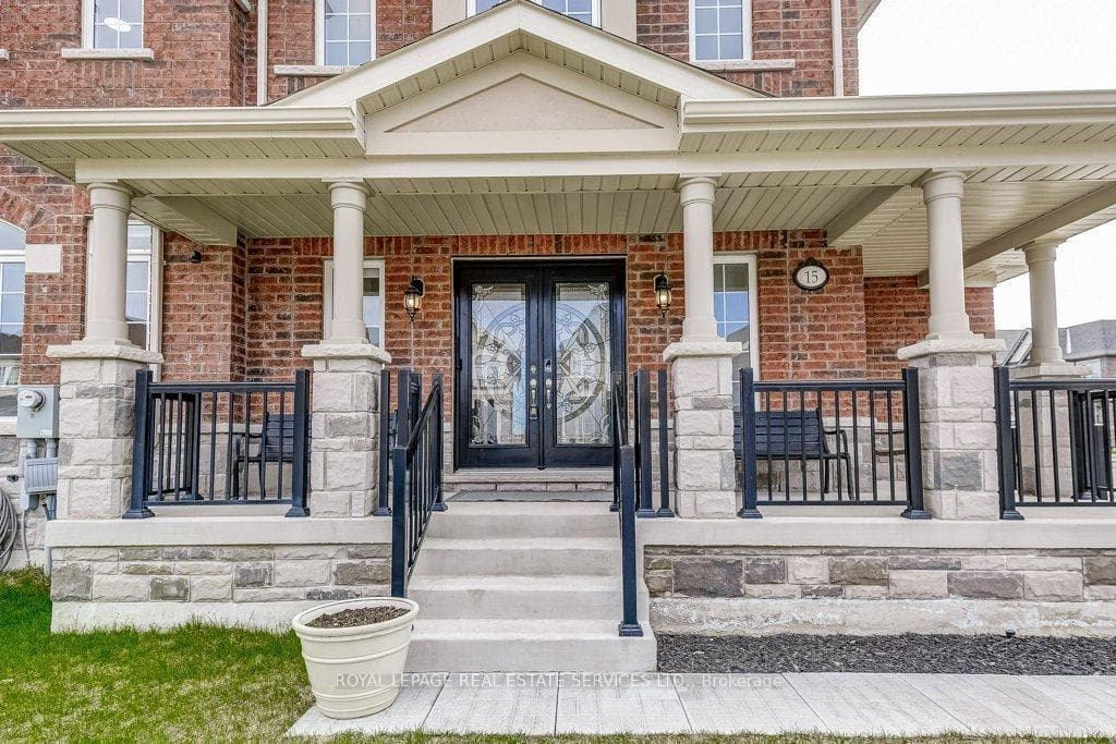 15 Branigan Crescent photo 2
