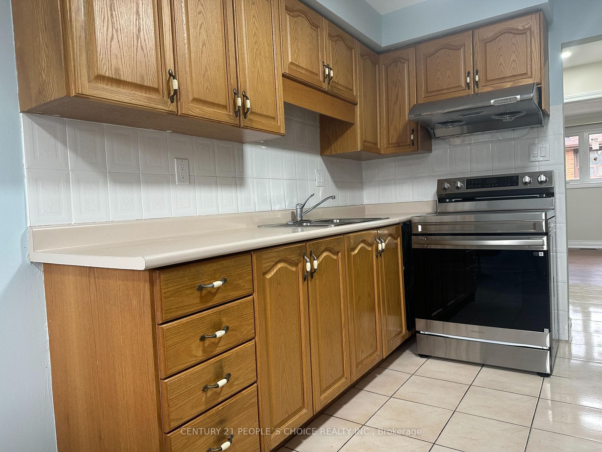 7490 Middleshire Drive photo 15