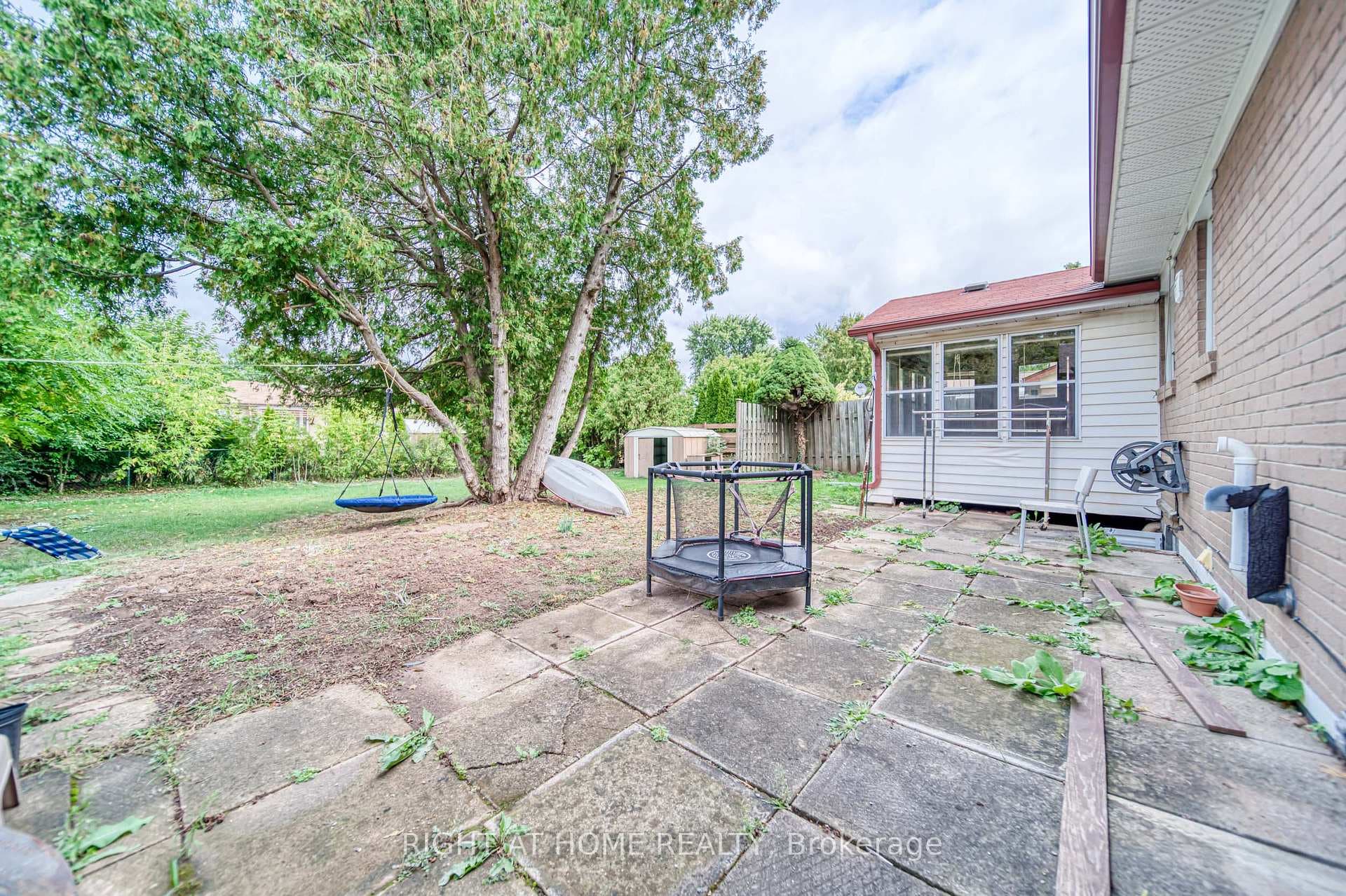 1353 Waverly Avenue photo 31