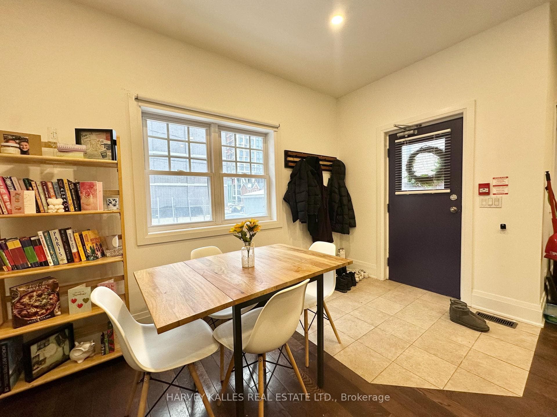 543 Palmerston Boulevard Unit 2 photo 6