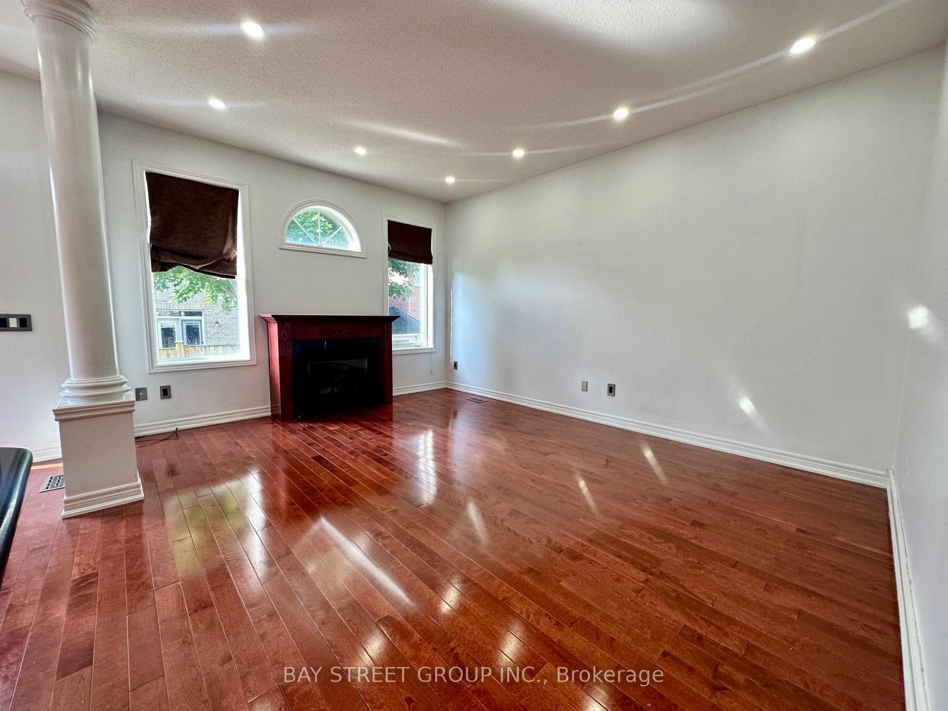 45 Florelle Drive photo 8