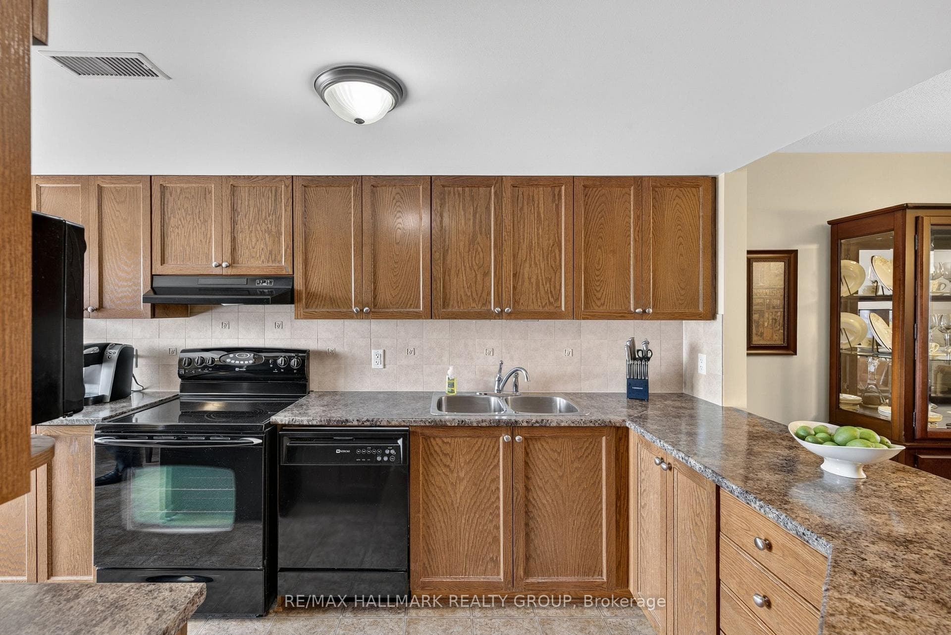581 Lakeridge Drive Unit 16 photo 18
