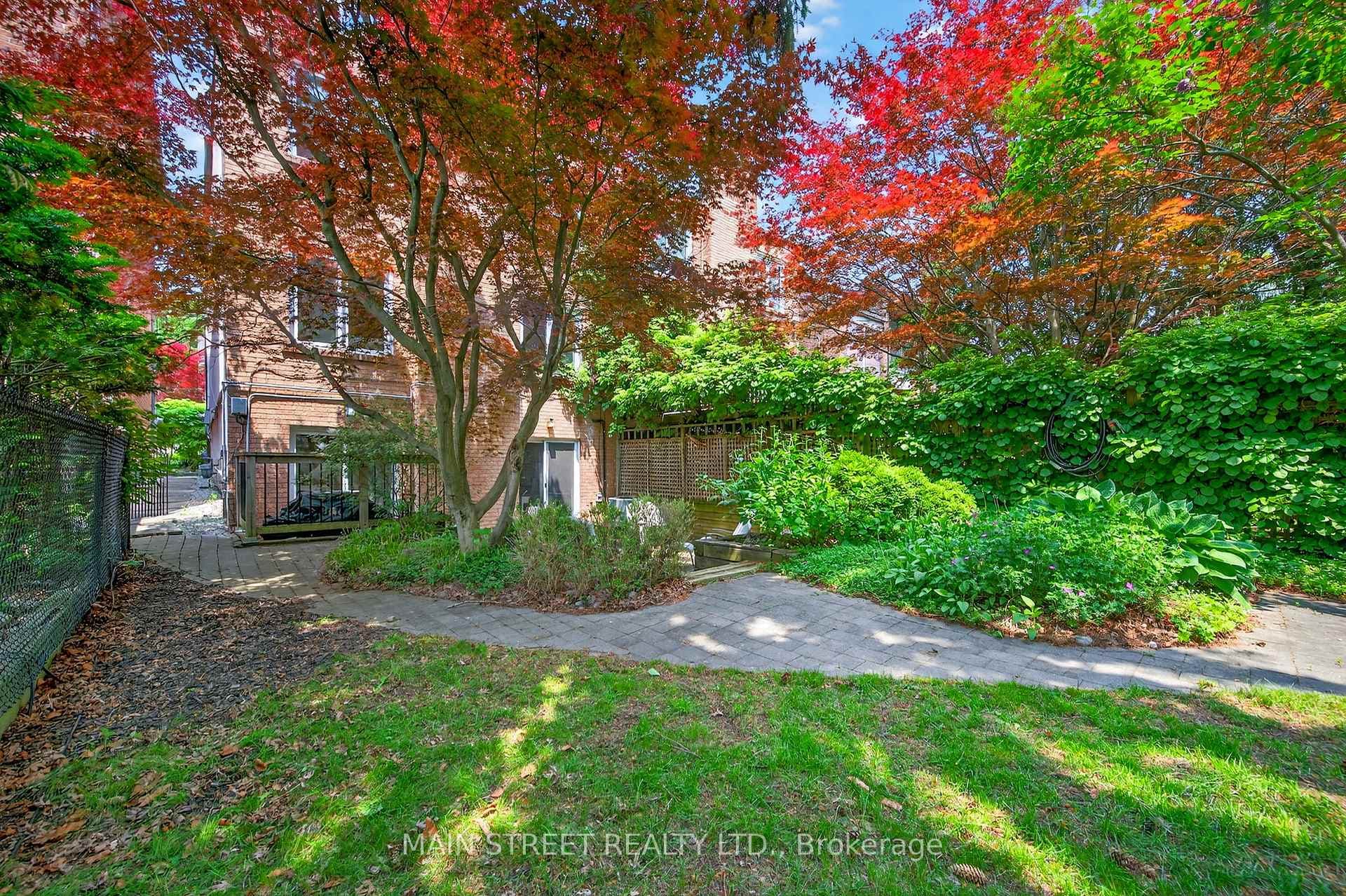737 Merton Street photo 31