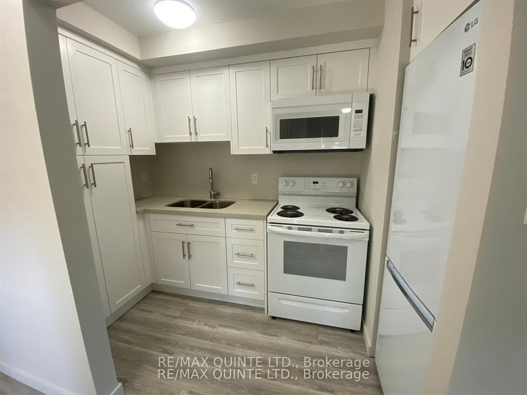 2 Village Drive Unit 6 photo 2