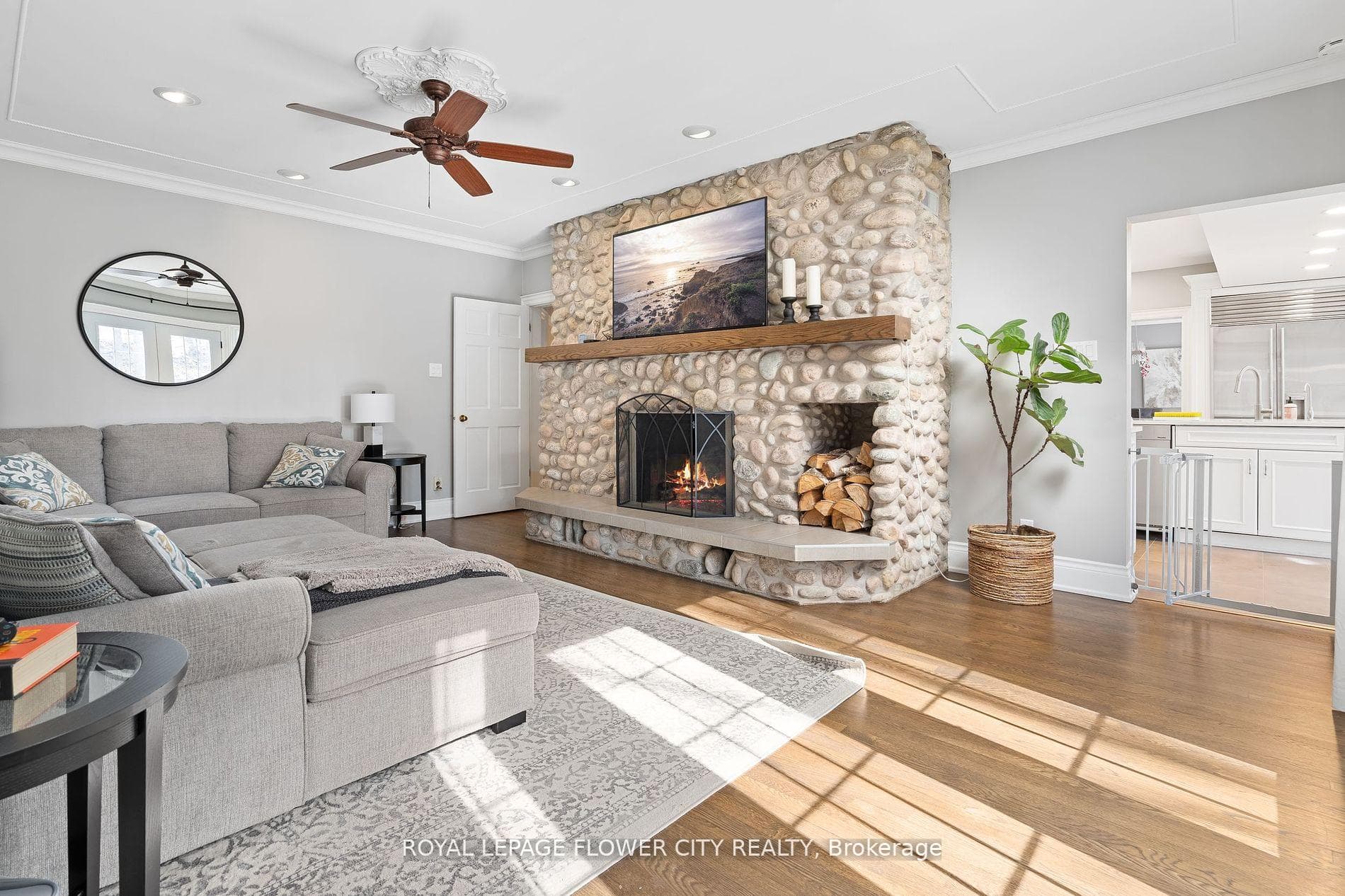 10187 Lakeshore Road photo 7
