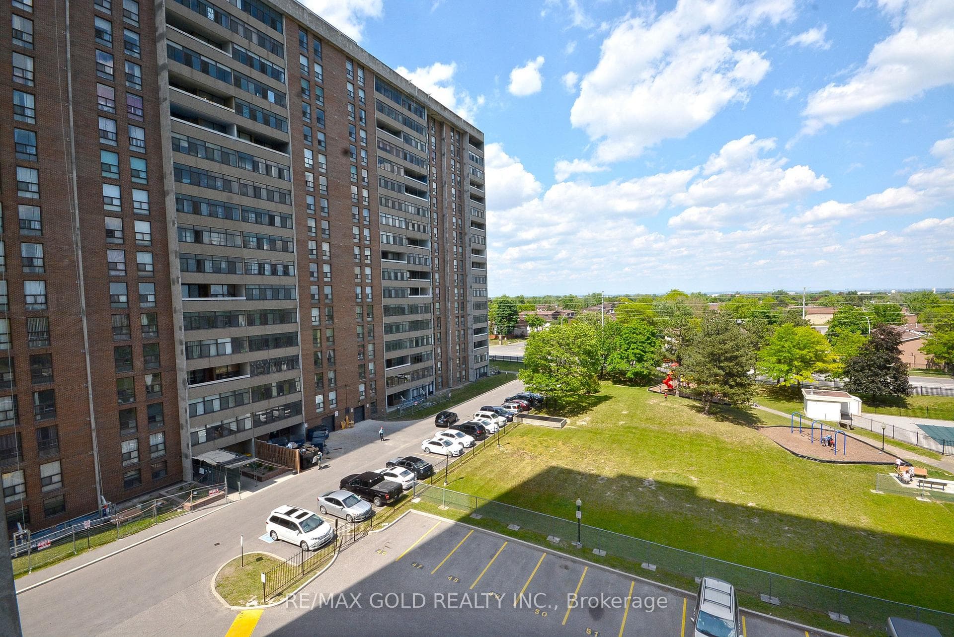 18 Knightsbridge Road Unit 809 photo 21