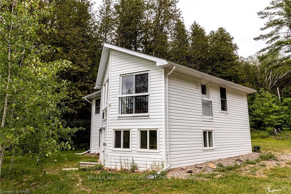 1039A Hills Lake Road photo 3