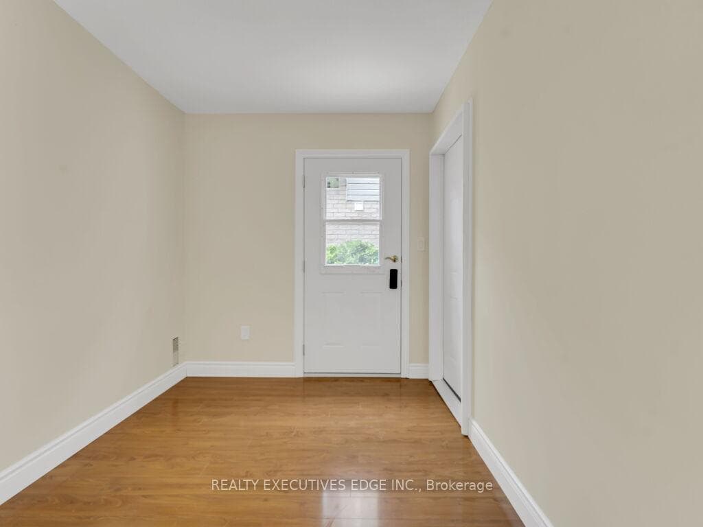 21 Munroe Crescent photo 23