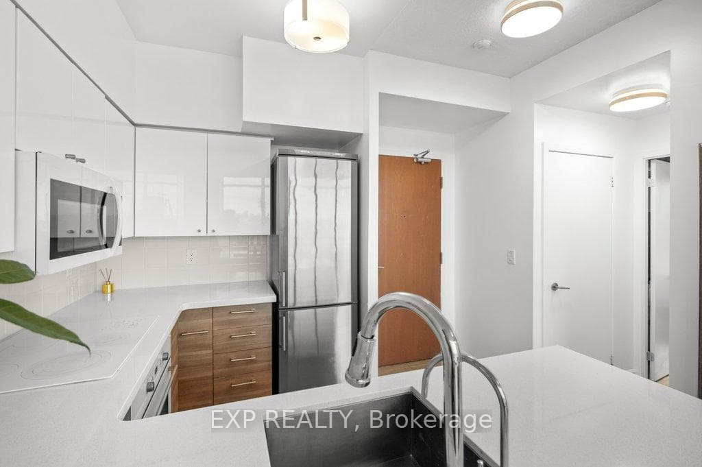 219 Fort York Boulevard Unit 2902 photo 12