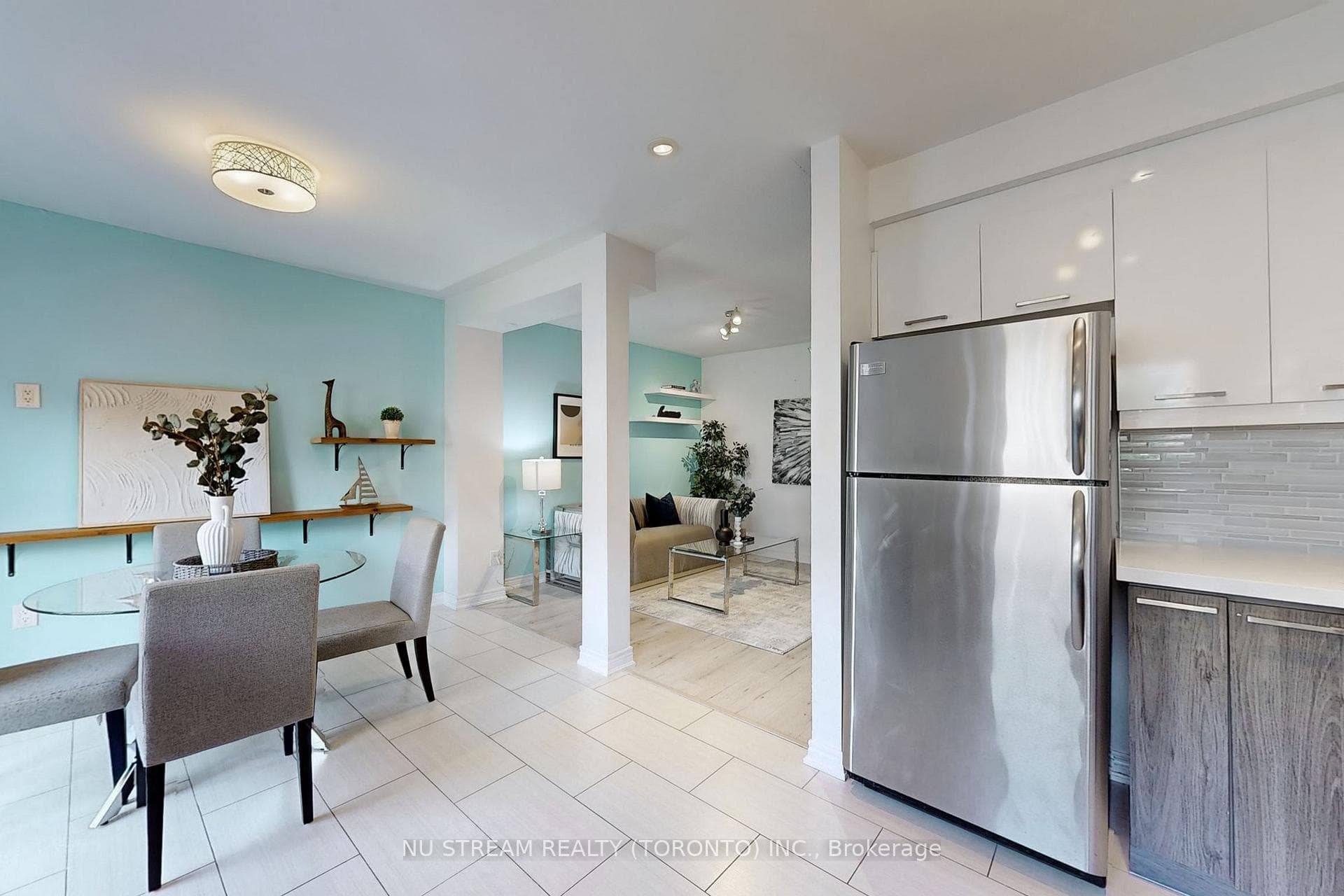 10 Latitude Lane photo 9