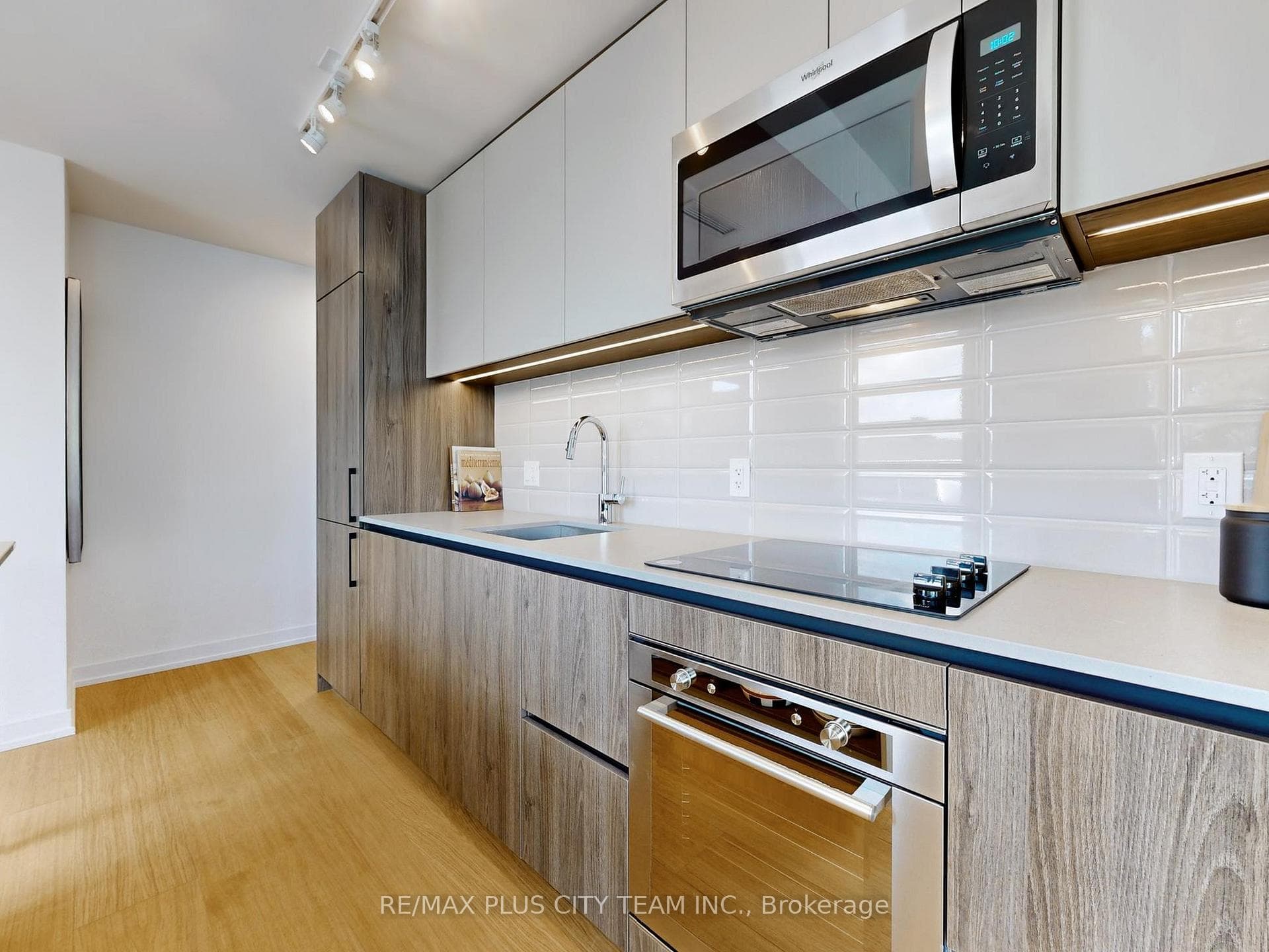 150 Logan Avenue Unit 435 photo 11