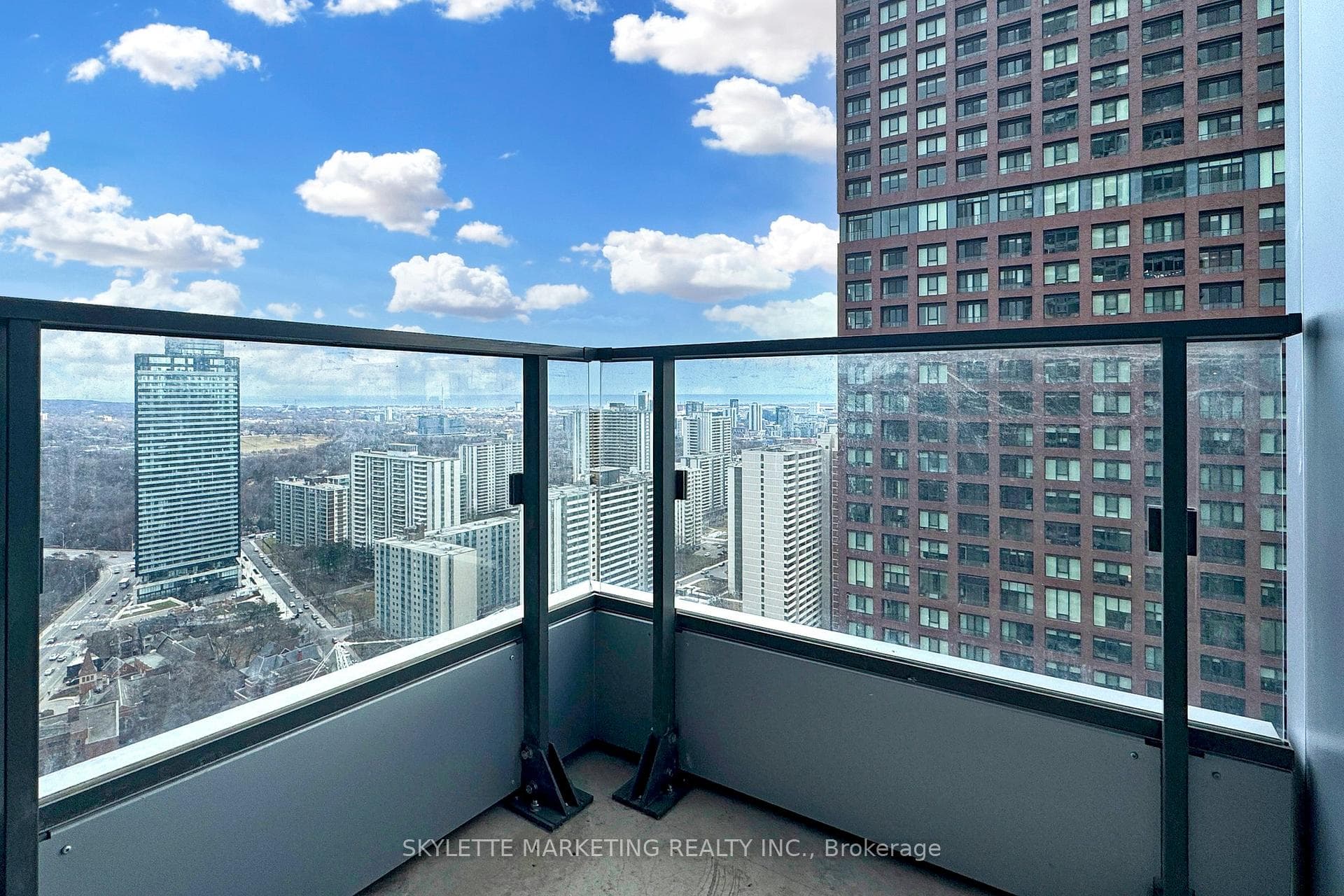 395 Bloor Street Unit 3201 photo 16