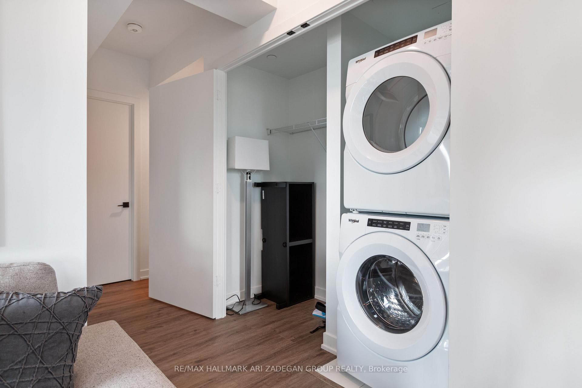 327 King Street Unit 4402 photo 14