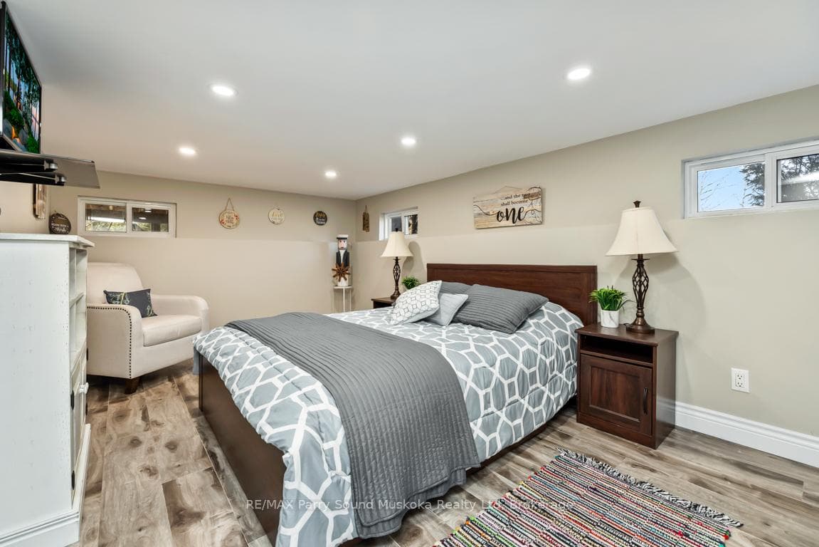 3rd Guest room w LED pot lighting