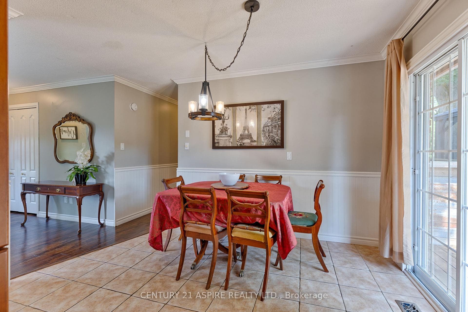 22 Harris Crescent photo 8