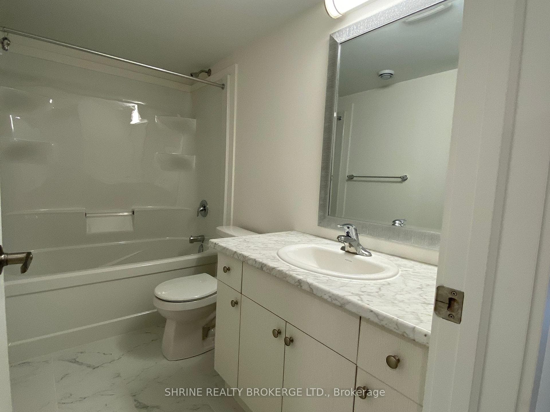 234 Edgevalley Road Unit 29 photo 13