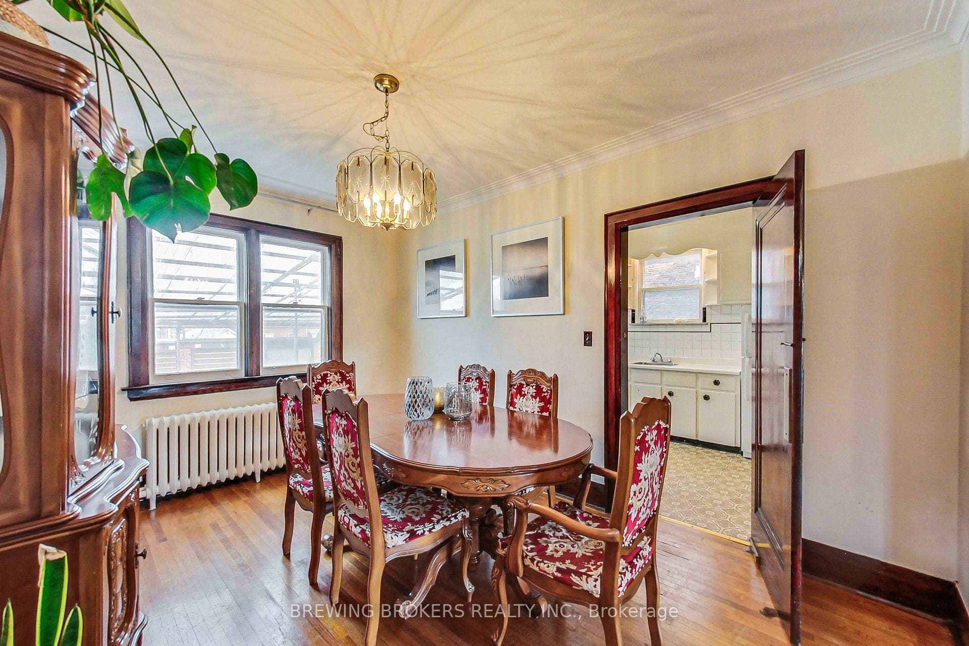246 Atlas Avenue photo 9
