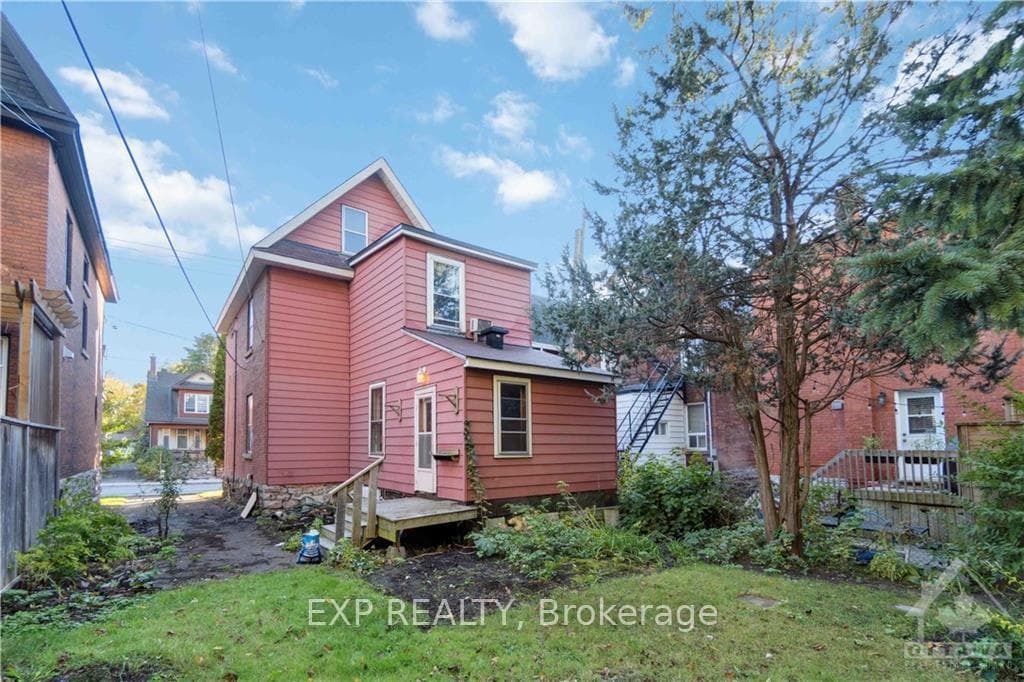 216 PERCY Street photo 2