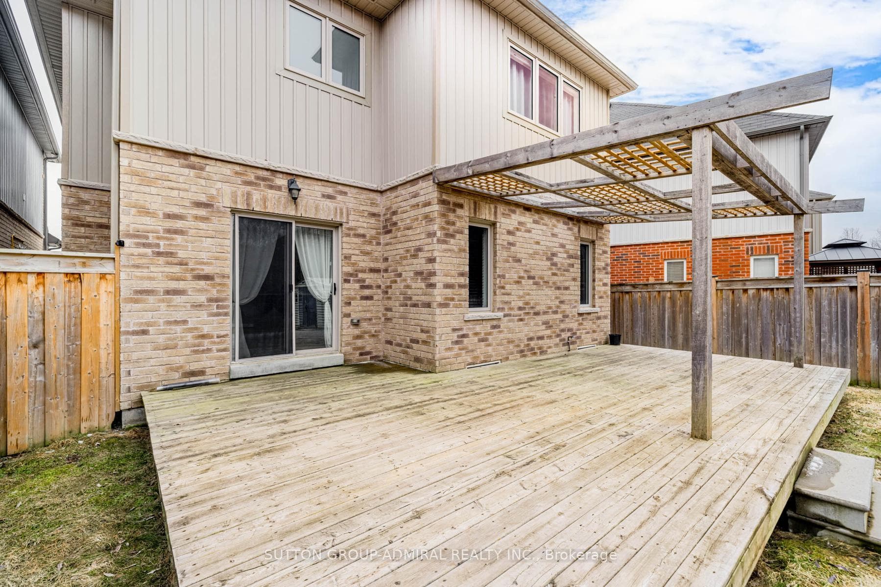 76 Decarolis Crescent photo 35