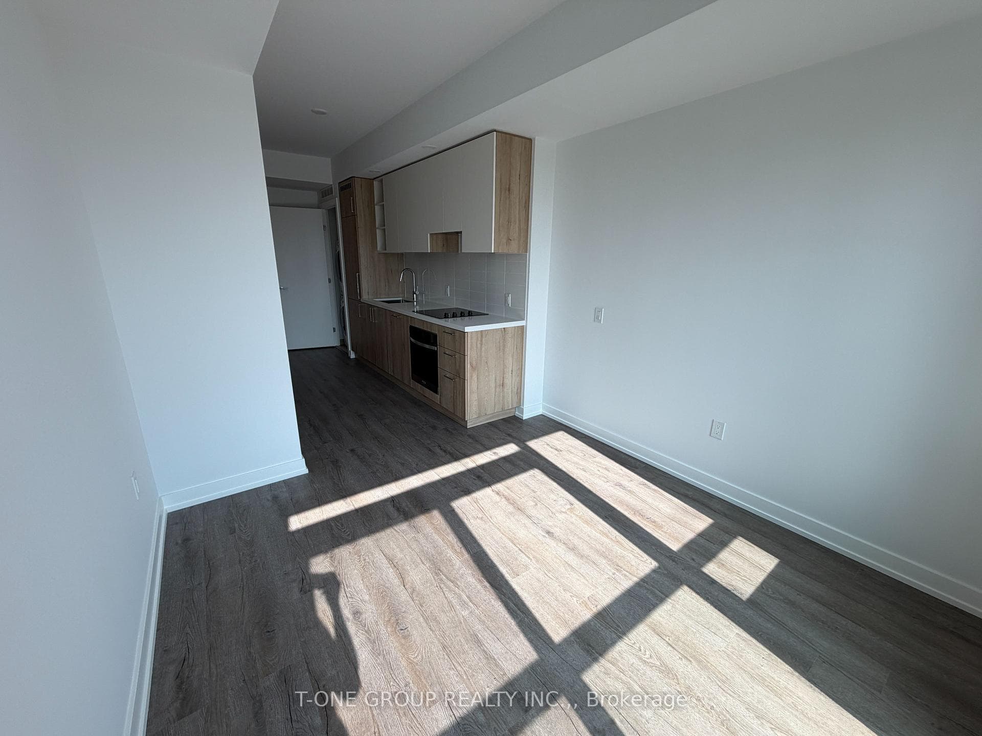 21 Meadowdale Road Unit 703 photo 4