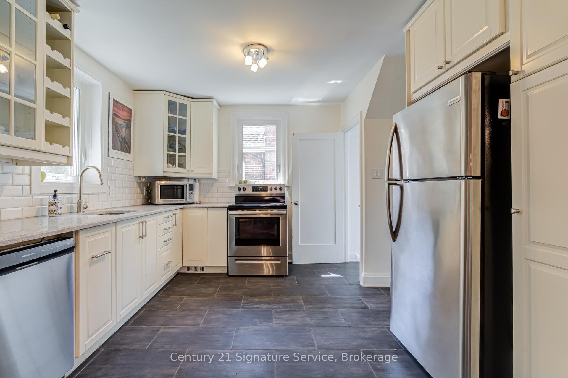 13 Allan Avenue photo 25