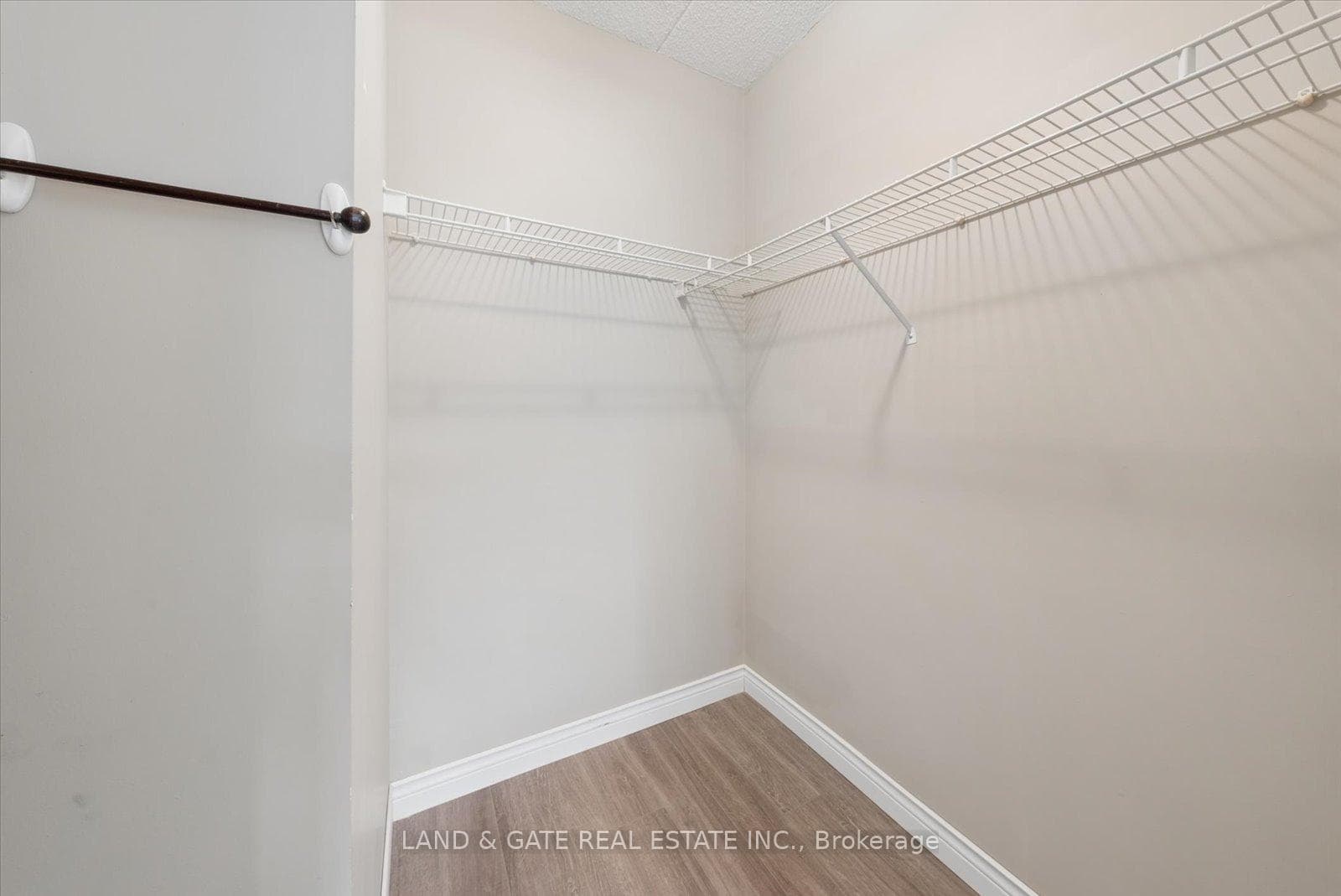 95 Wellington Street Unit 103 photo 34