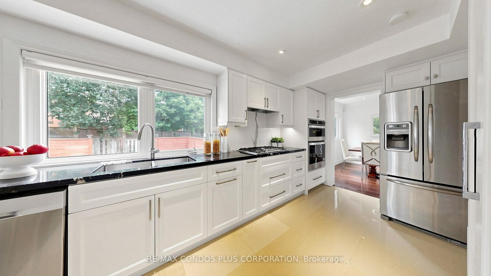 22 Denlow Boulevard photo 14