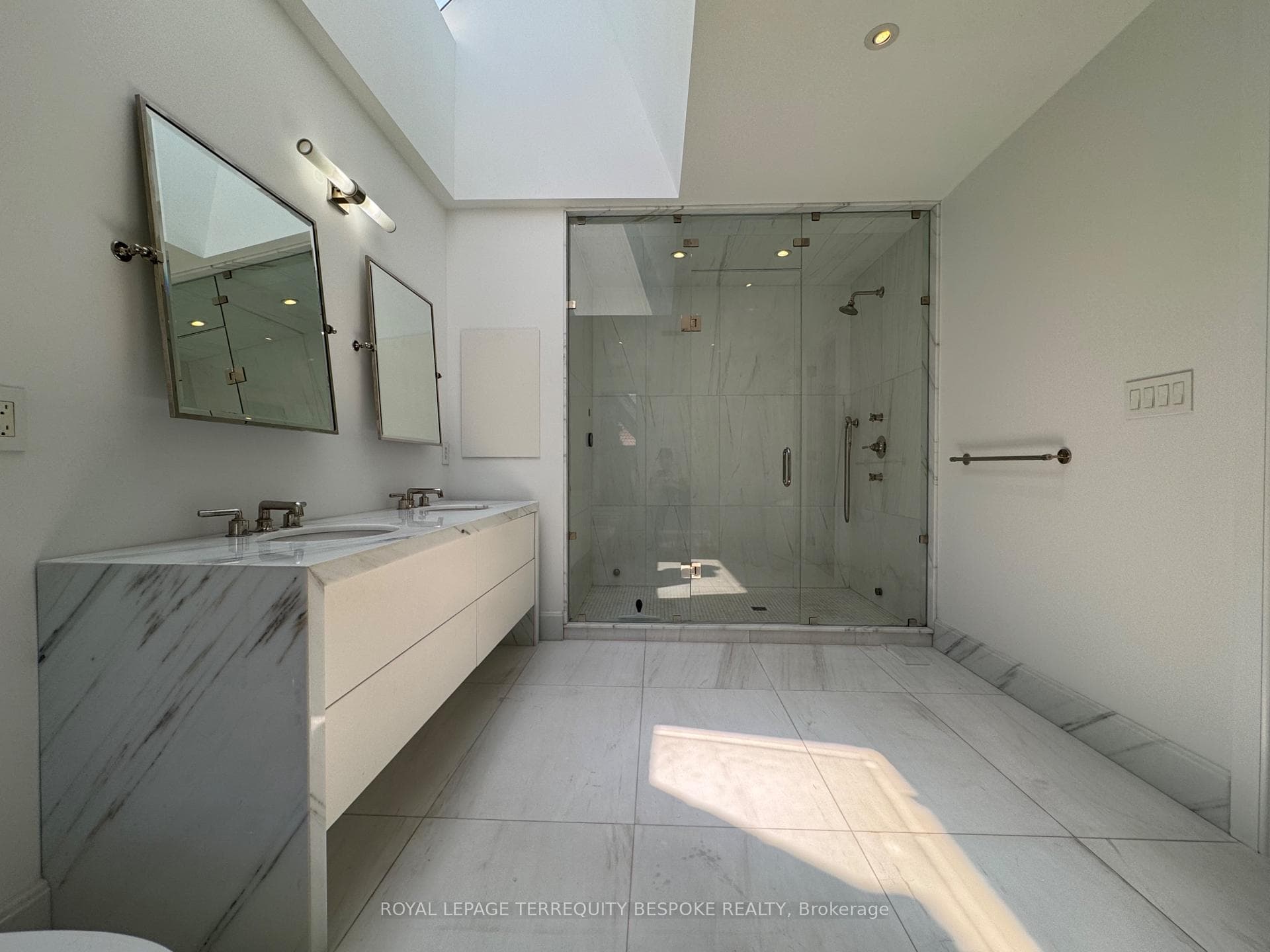 1 Scarth Road photo 29