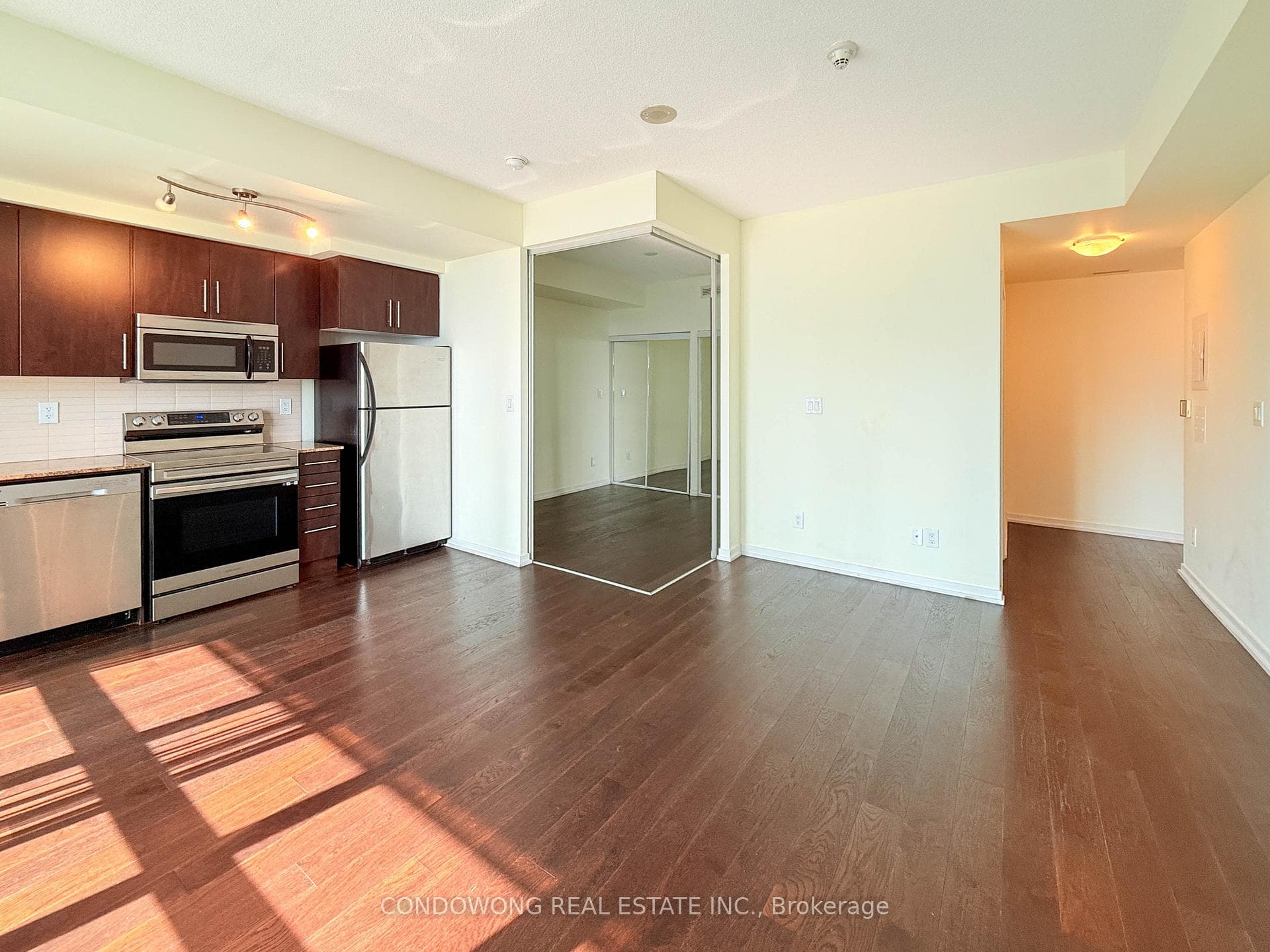 55 Bremner Boulevard Unit 2611 photo 1