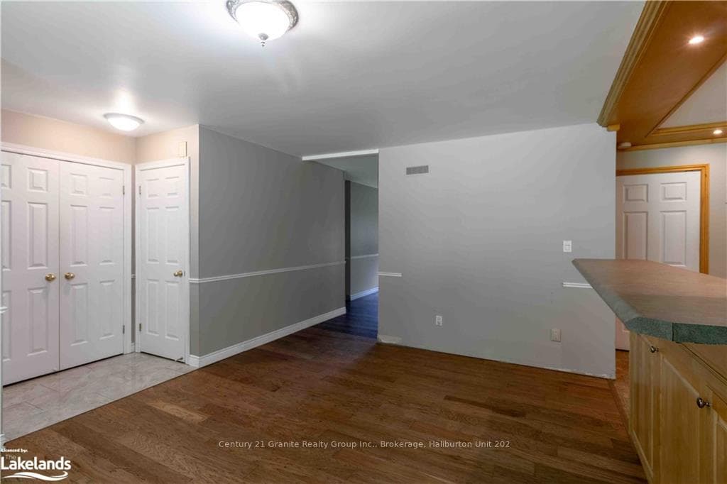 1027 BLAIRHAMPTON Road photo 11