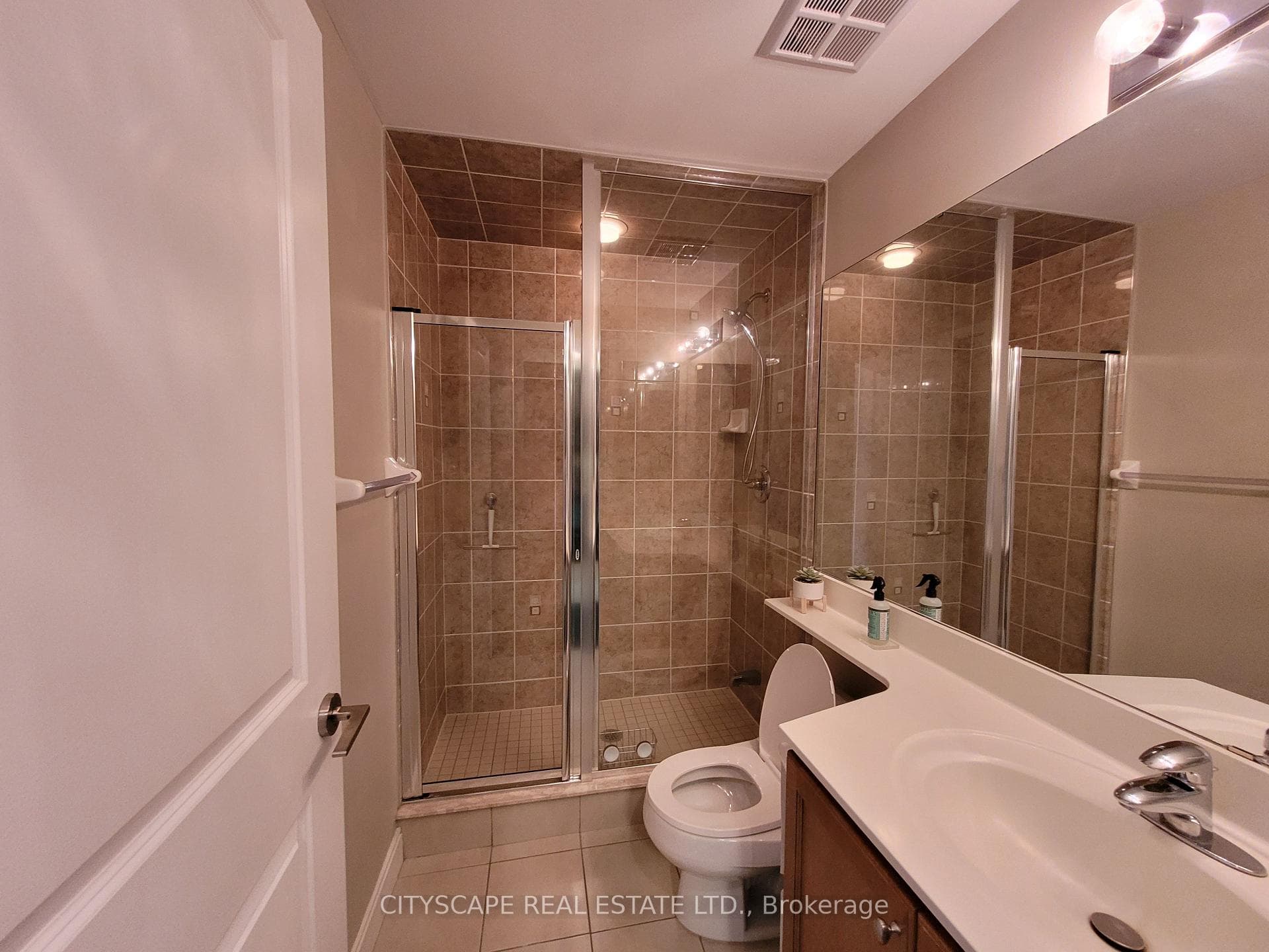 80 Absolute Avenue Unit 301 photo 10