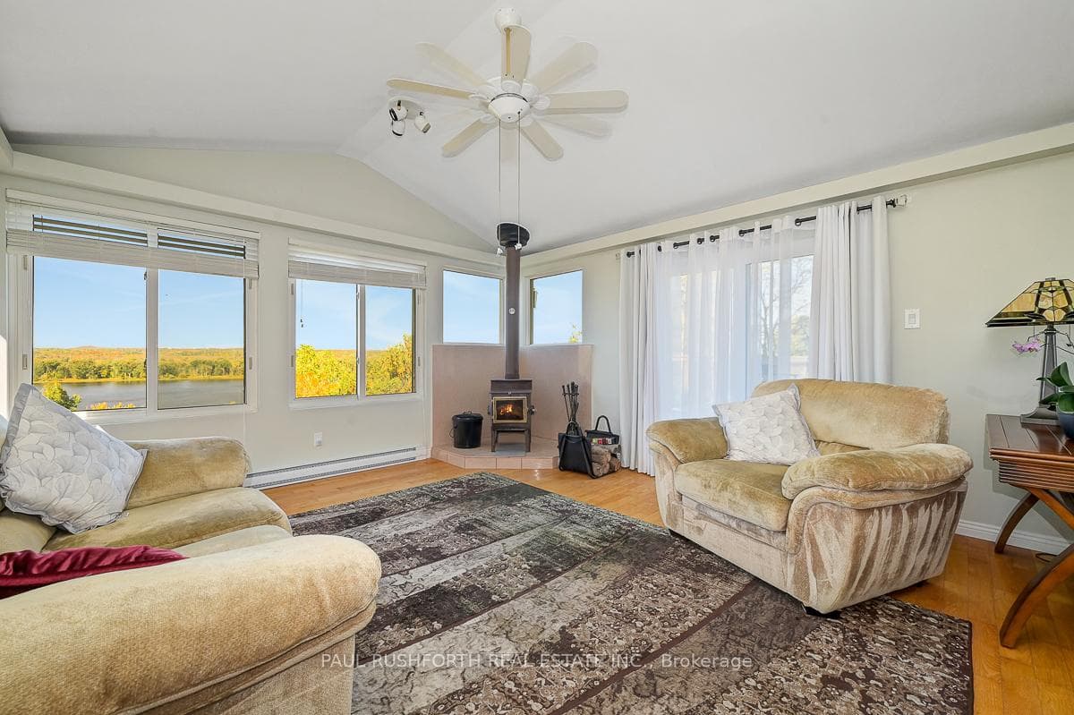 1565 Lilac Lane photo 9