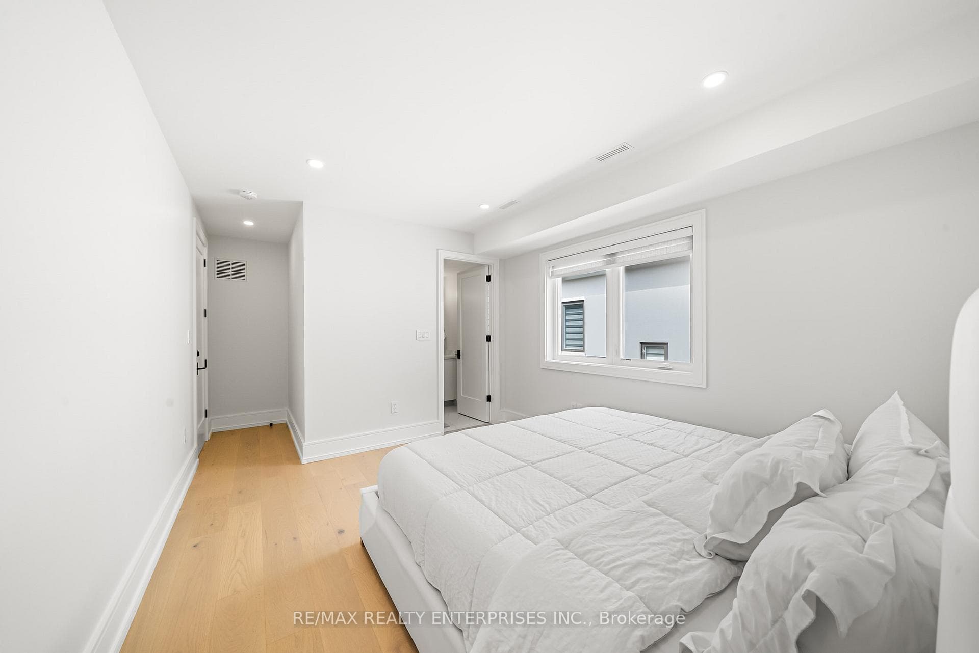 1362 Kenmuir Avenue photo 19
